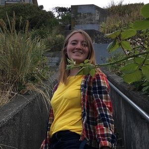 Meet your Posher, Laura